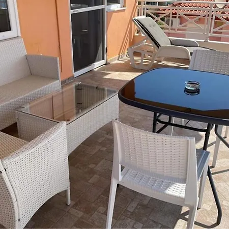 Gorgona Di Thassos * يميناريا